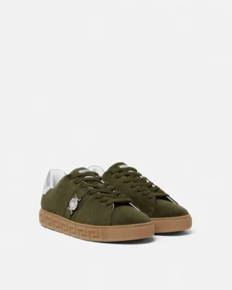 Greca-dekorerte sneakers i semsket skinn