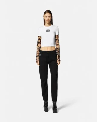 Jeans med brodert logo